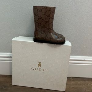 Gucci rain boots size 5.5 Cute !!!